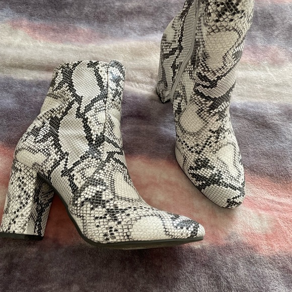 ‼️SOLD‼️ - Picture 3 of 4